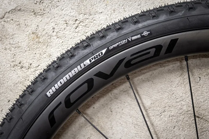 2022 Specialized Diverge Comp E5 Gravel Road Bike - Gloss Tarmac Black-9